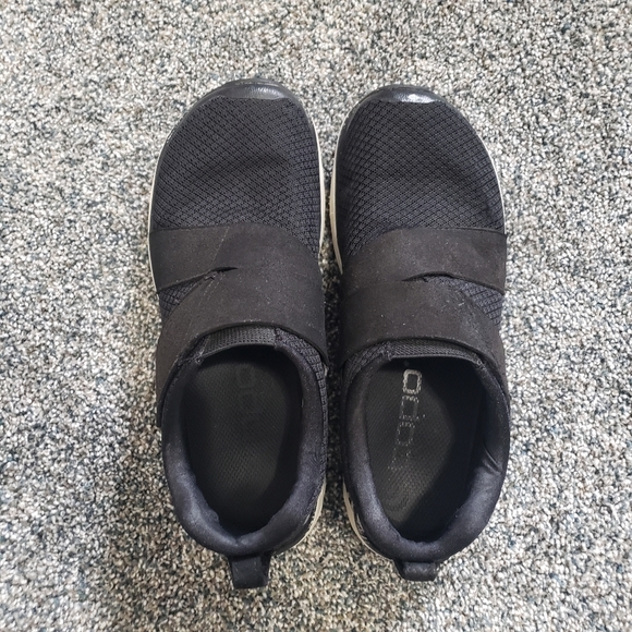 Topo Athletic COR shoes, black/white,  size 6.5 - Picture 11 of 13